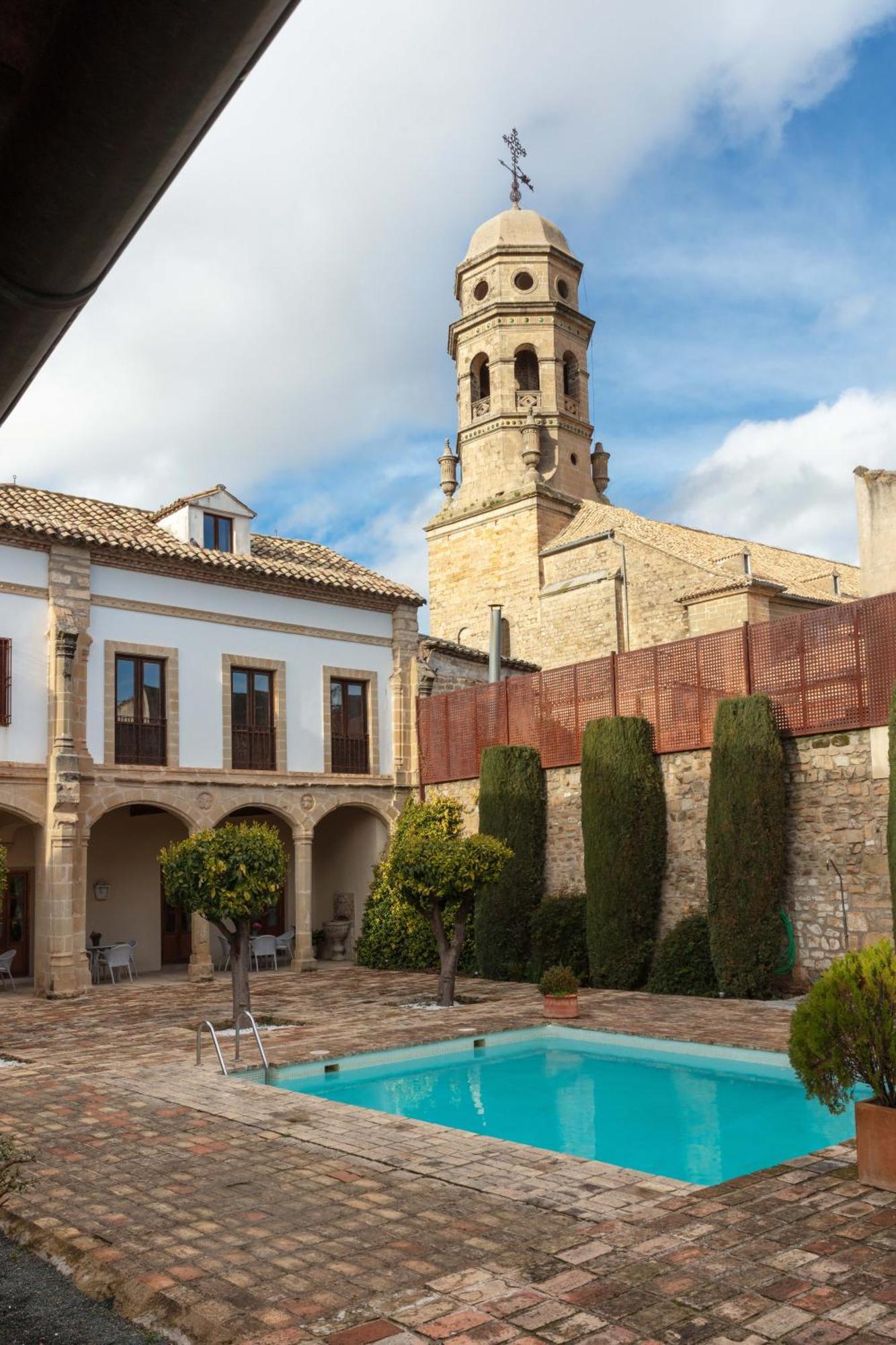Hotel Puerta De La Luna Baeza Exterior foto