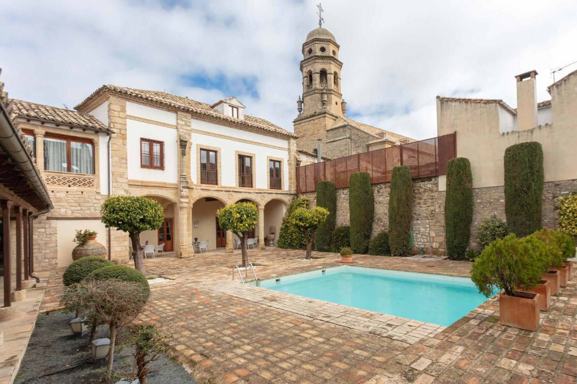 Hotel Puerta De La Luna Baeza Exterior foto